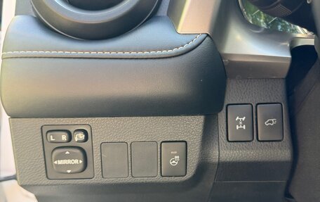 Toyota RAV4, 2018 год, 2 880 000 рублей, 11 фотография