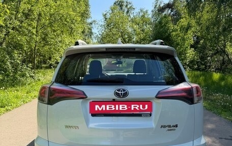 Toyota RAV4, 2018 год, 2 880 000 рублей, 6 фотография