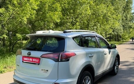 Toyota RAV4, 2018 год, 2 880 000 рублей, 5 фотография