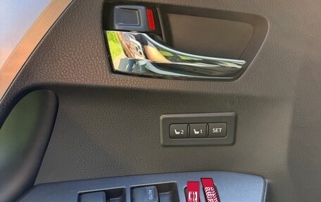 Toyota RAV4, 2018 год, 2 880 000 рублей, 10 фотография