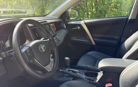 Toyota RAV4, 2018 год, 2 880 000 рублей, 18 фотография