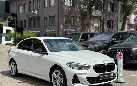 BMW 1 серия, 2022 год, 2 090 000 рублей, 3 фотография