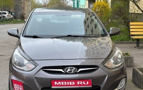 Hyundai Solaris II рестайлинг, 2011 год, 890 000 рублей, 1 фотография