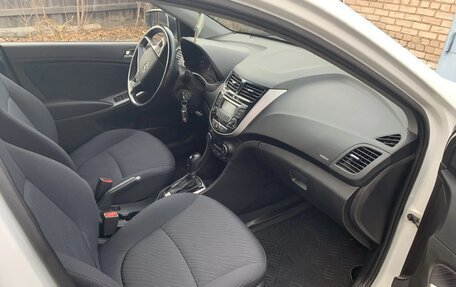 Hyundai Solaris II рестайлинг, 2015 год, 1 280 000 рублей, 8 фотография