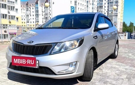 KIA Rio III рестайлинг, 2014 год, 1 000 000 рублей, 3 фотография