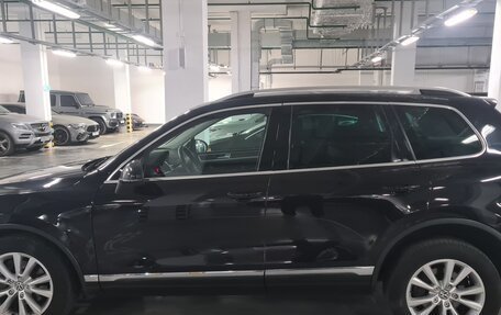 Volkswagen Touareg III, 2015 год, 1 980 000 рублей, 2 фотография
