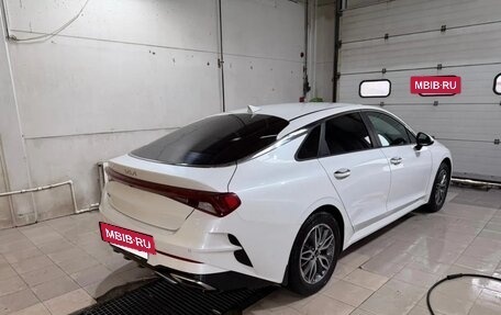 KIA K5, 2021 год, 2 200 000 рублей, 11 фотография