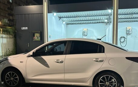 KIA Rio IV, 2021 год, 1 800 000 рублей, 9 фотография