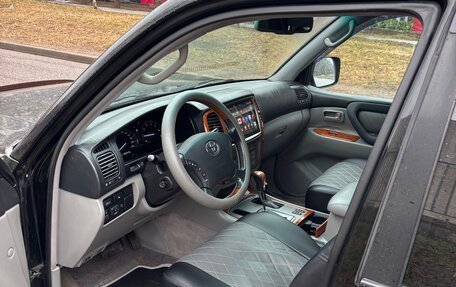 Toyota Land Cruiser 100 рестайлинг 2, 2007 год, 2 500 000 рублей, 11 фотография