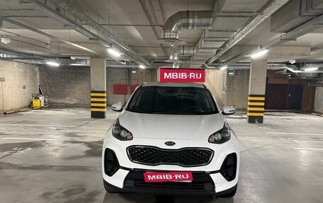KIA Sportage IV рестайлинг, 2018 год, 2 300 000 рублей, 1 фотография