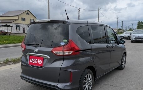 Honda Freed II, 2018 год, 1 600 000 рублей, 4 фотография