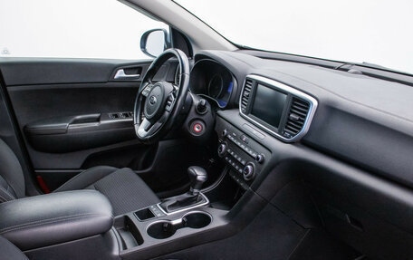 KIA Sportage IV рестайлинг, 2020 год, 2 170 000 рублей, 10 фотография