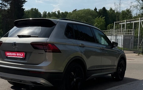 Volkswagen Tiguan II, 2019 год, 2 400 000 рублей, 3 фотография
