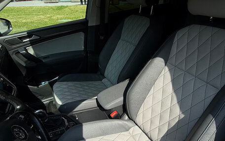 Volkswagen Tiguan II, 2019 год, 2 400 000 рублей, 9 фотография