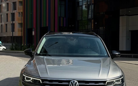 Volkswagen Tiguan II, 2019 год, 2 400 000 рублей, 5 фотография