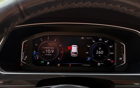 Volkswagen Tiguan II, 2019 год, 2 400 000 рублей, 10 фотография
