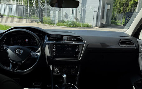Volkswagen Tiguan II, 2019 год, 2 400 000 рублей, 8 фотография