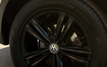 Volkswagen Tiguan II, 2019 год, 2 400 000 рублей, 14 фотография