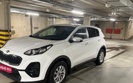 KIA Sportage IV рестайлинг, 2018 год, 2 300 000 рублей, 3 фотография