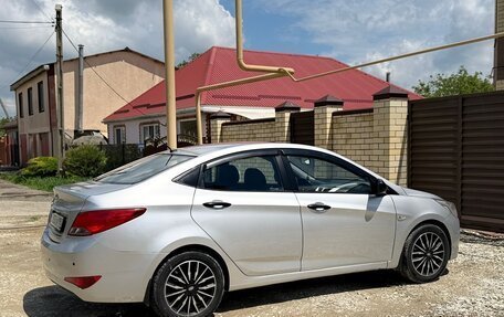 Hyundai Solaris II рестайлинг, 2016 год, 870 000 рублей, 4 фотография