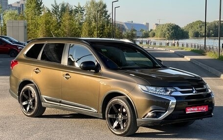 Mitsubishi Outlander III рестайлинг 3, 2015 год, 1 980 000 рублей, 1 фотография