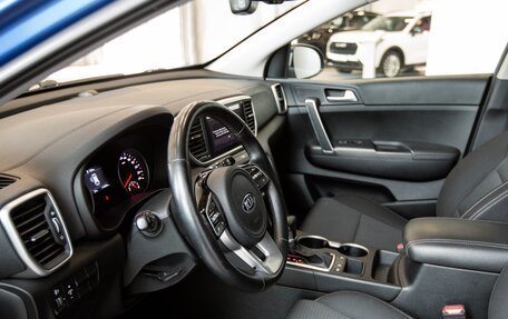 KIA Sportage IV рестайлинг, 2020 год, 2 300 000 рублей, 10 фотография
