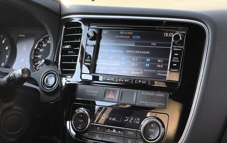 Mitsubishi Outlander III рестайлинг 3, 2015 год, 1 980 000 рублей, 11 фотография