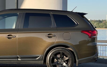 Mitsubishi Outlander III рестайлинг 3, 2015 год, 1 980 000 рублей, 6 фотография