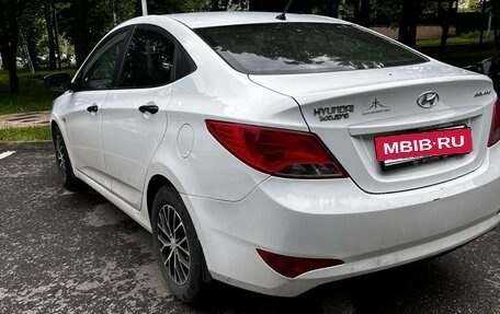 Hyundai Solaris II рестайлинг, 2015 год, 950 000 рублей, 4 фотография