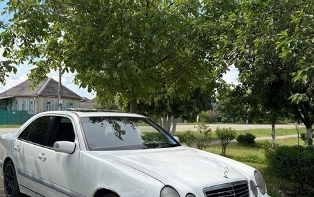 Mercedes-Benz E-Класс, 1999 год, 520 000 рублей, 5 фотография