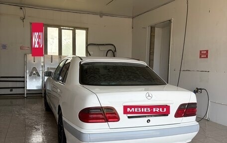 Mercedes-Benz E-Класс, 1999 год, 520 000 рублей, 2 фотография