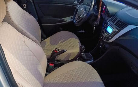 Hyundai Solaris II рестайлинг, 2013 год, 690 000 рублей, 7 фотография