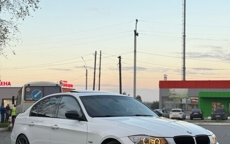 BMW 3 серия, 2011 год, 1 750 000 рублей, 15 фотография