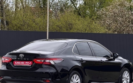 Toyota Camry, 2021 год, 2 000 000 рублей, 2 фотография