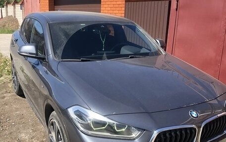 BMW X2, 2018 год, 2 400 000 рублей, 2 фотография
