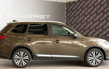 Mitsubishi Outlander III рестайлинг 3, 2019 год, 2 250 000 рублей, 6 фотография