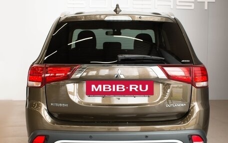 Mitsubishi Outlander III рестайлинг 3, 2019 год, 2 250 000 рублей, 4 фотография