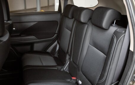 Mitsubishi Outlander III рестайлинг 3, 2019 год, 2 250 000 рублей, 23 фотография