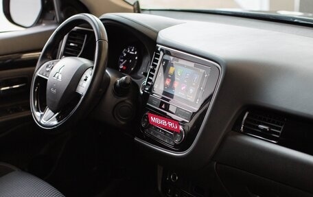 Mitsubishi Outlander III рестайлинг 3, 2019 год, 2 250 000 рублей, 18 фотография
