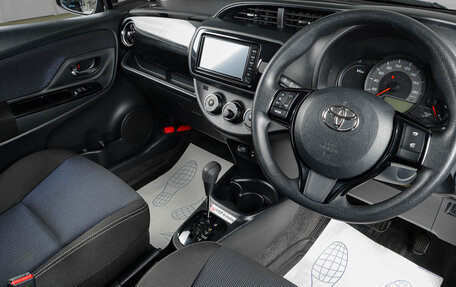 Toyota Vitz, 2017 год, 1 379 000 рублей, 8 фотография