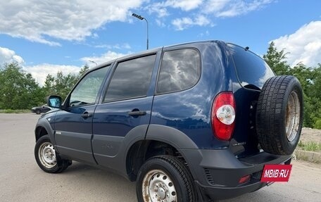 Chevrolet Niva I рестайлинг, 2017 год, 585 000 рублей, 5 фотография