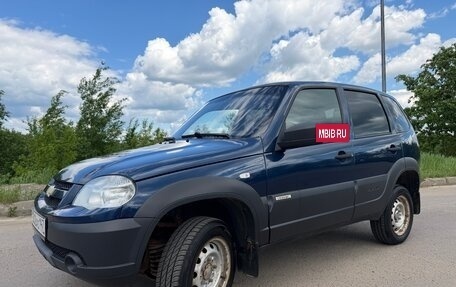 Chevrolet Niva I рестайлинг, 2017 год, 585 000 рублей, 3 фотография