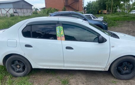 Renault Logan II, 2017 год, 600 000 рублей, 17 фотография