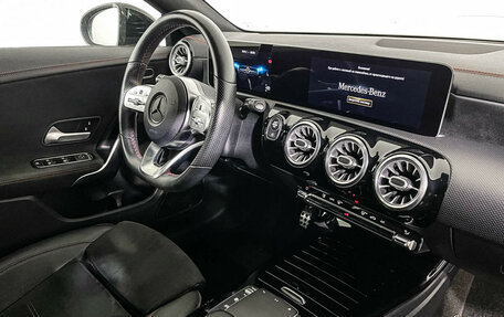 Mercedes-Benz CLA, 2020 год, 3 149 000 рублей, 9 фотография