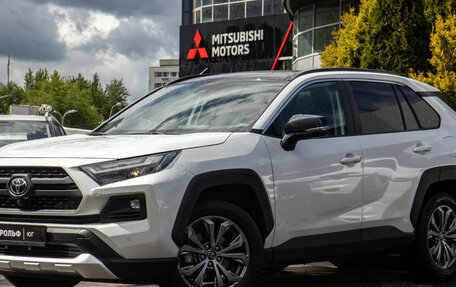 Toyota RAV4, 2024 год, 3 878 000 рублей, 21 фотография
