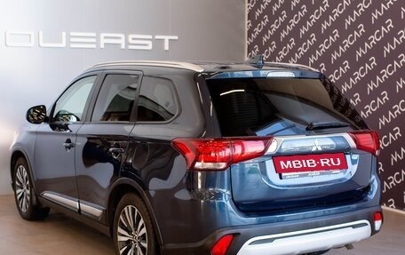 Mitsubishi Outlander III рестайлинг 3, 2019 год, 2 185 000 рублей, 2 фотография