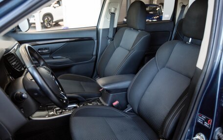 Mitsubishi Outlander III рестайлинг 3, 2019 год, 2 185 000 рублей, 10 фотография