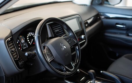 Mitsubishi Outlander III рестайлинг 3, 2019 год, 2 185 000 рублей, 11 фотография