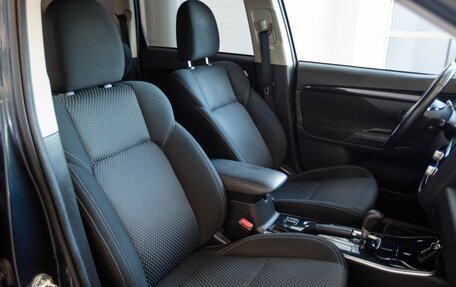 Mitsubishi Outlander III рестайлинг 3, 2019 год, 2 185 000 рублей, 21 фотография