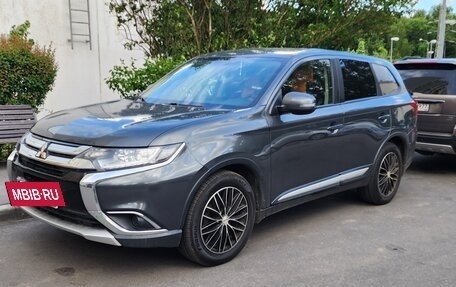 Mitsubishi Outlander III рестайлинг 3, 2018 год, 2 100 000 рублей, 5 фотография